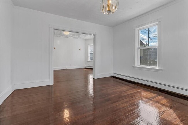 Building Photo - 48 Kenwood St