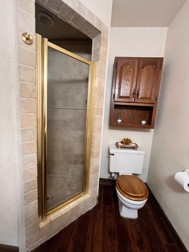 Building Photo - 1914 Indian Shores Rd