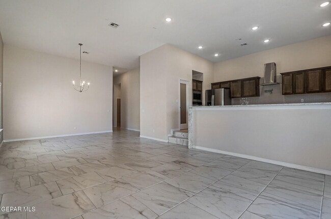 Building Photo - 941 Aqueduct Ave