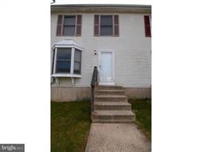 Building Photo - 115 Council Cir