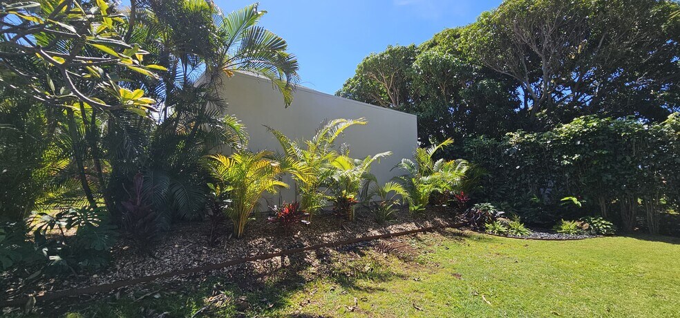 Back Yard - 14 Hoku Pl