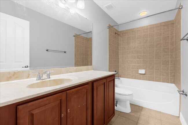 Building Photo - 247 Country Cottage Ln