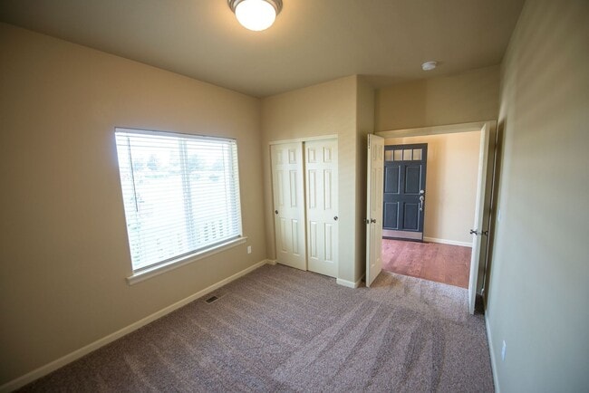 Building Photo - Very nice single level home in NE Bend!  P...