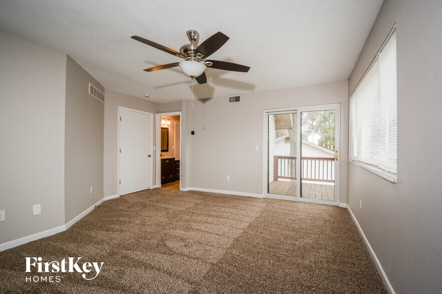 Building Photo - 24 Lille Ct