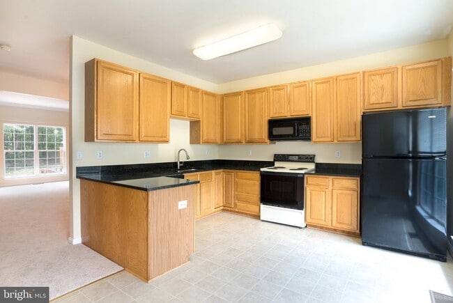 Building Photo - 5552 Jowett Ct