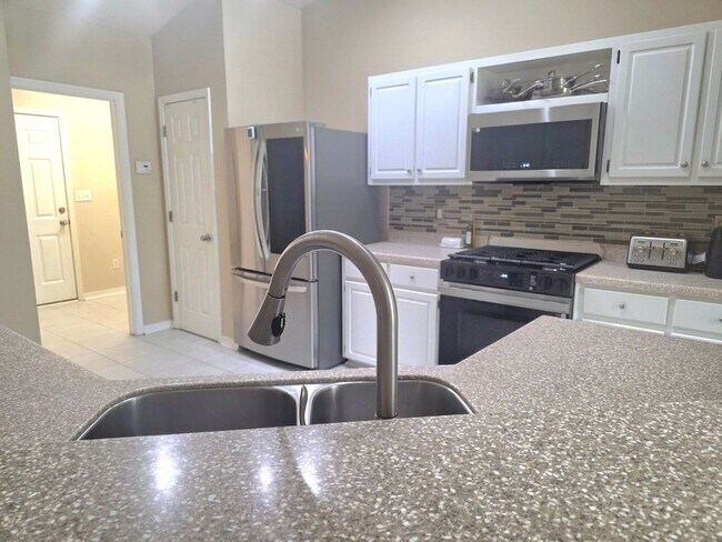 Building Photo - 5079 Cassia Dr