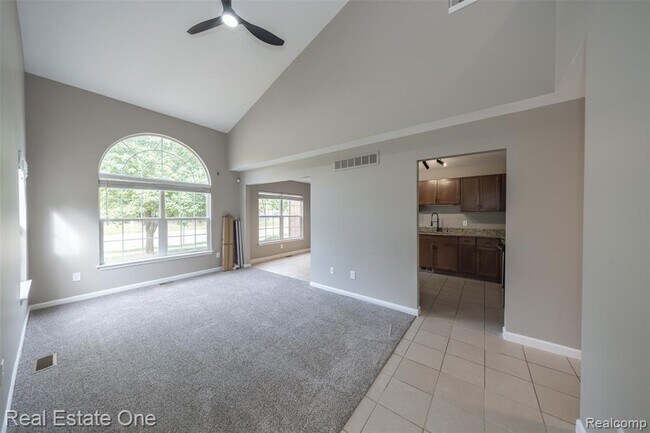 Building Photo - 1285 16th St