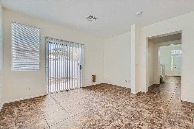 Building Photo - 4726 English Lavender - Gated community! R...