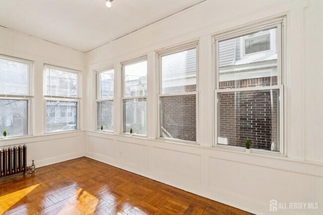 Building Photo - 41-43-43 Poe Ave