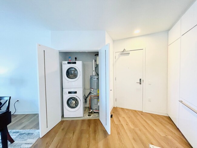 Building Photo - READY TO MOVE IN 1 bed, 1 bath Unit in A'a...