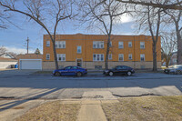 Building Photo - 3343 N Melvina Ave