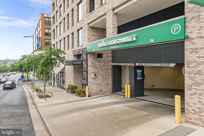 Building Photo - 1650 Silver Hill Dr