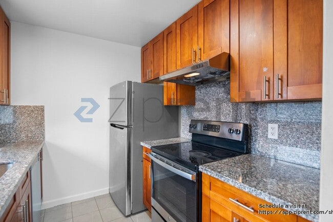 Building Photo - 836 El Camino Real