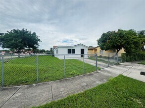 Building Photo - 18742 SW 113th Ave