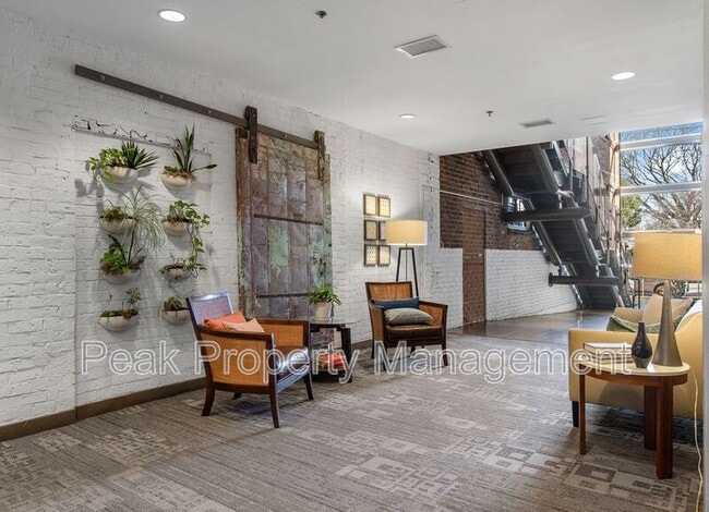 Building Photo - 306 N 26th St