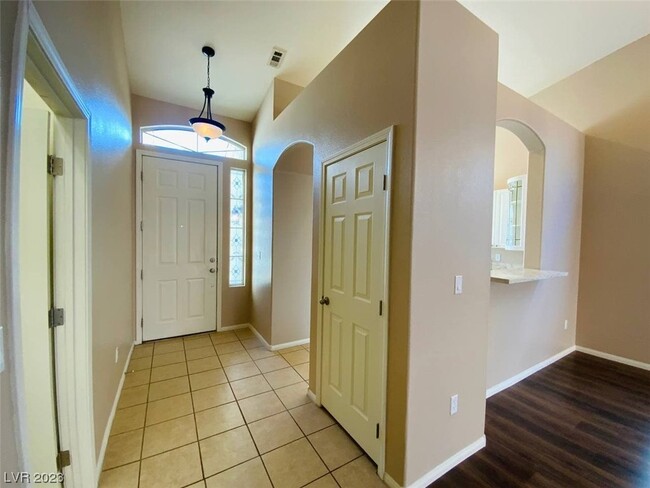 Building Photo - 9726 Coffee Ave