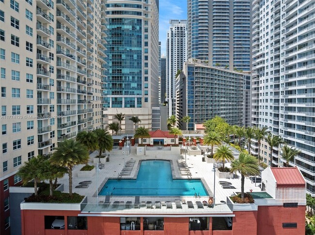 Building Photo - 1155 Brickell Bay Dr