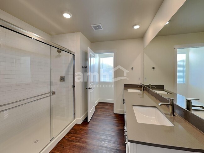 Building Photo - 4101 Keklik Ave