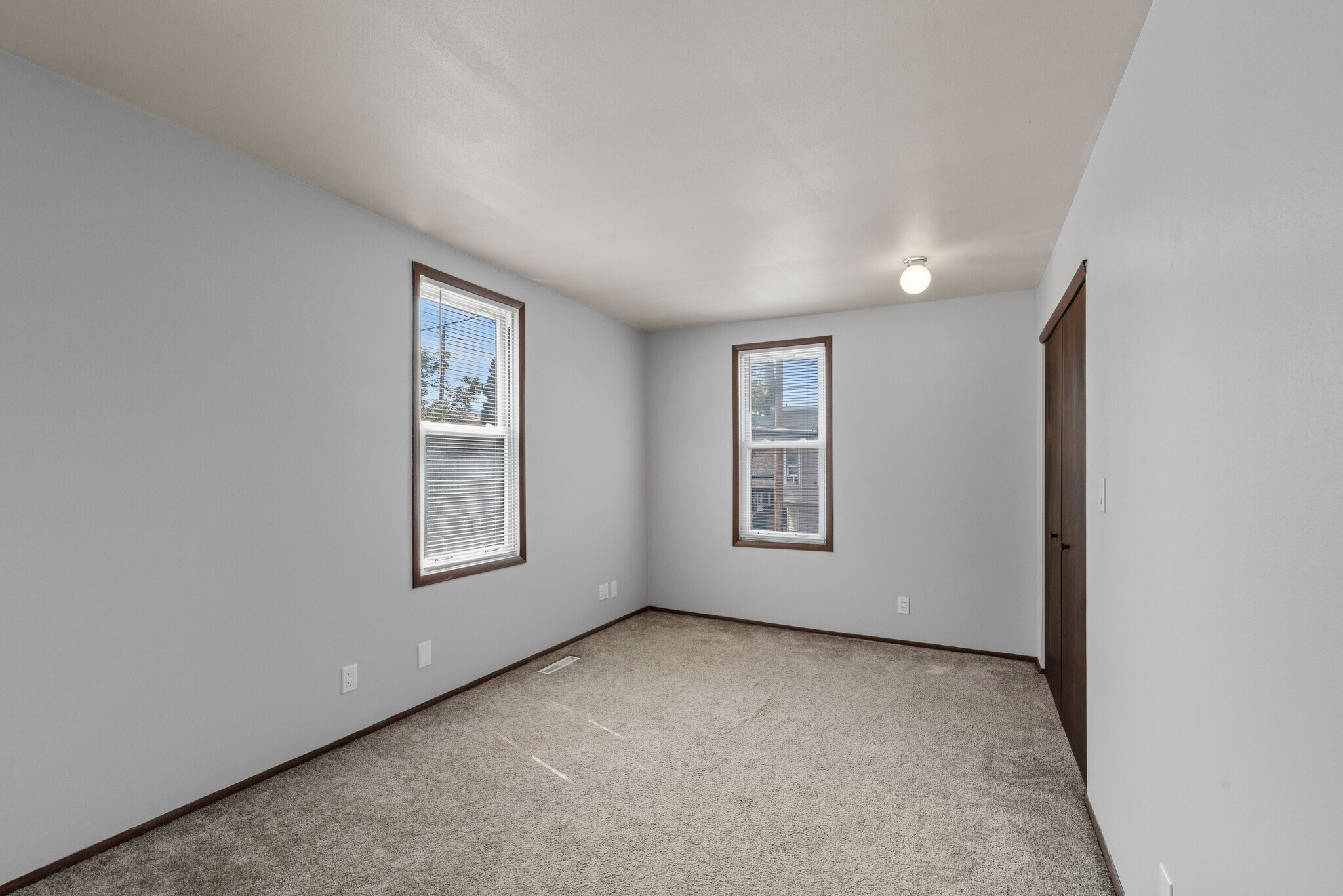 Building Photo - 1740 N Arlington Pl