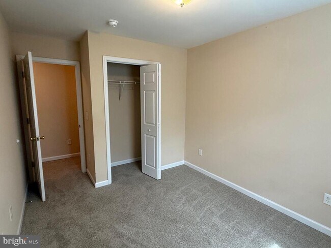 Building Photo - 202 Bell Tower Ct