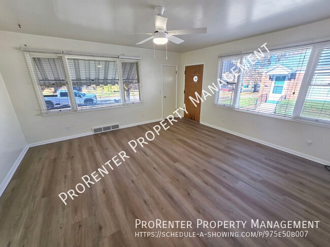 Building Photo - 2338 Van Buren Ave