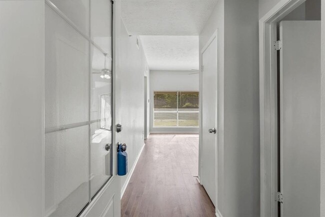 Building Photo - 16970 Mockingbird Ct