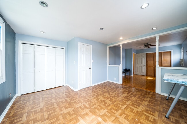 Building Photo - 9 Giles Ave