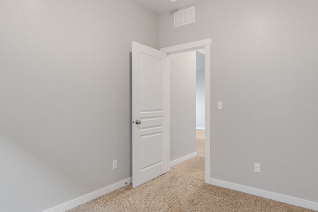 Building Photo - Modern 4-Bedroom Home in Meridian – Spacious Layout + Great Location