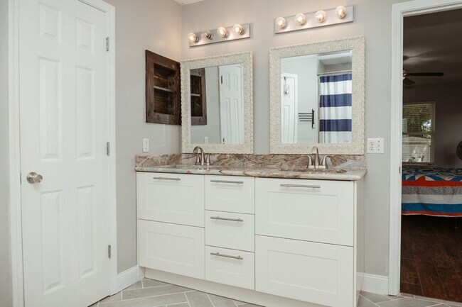 Building Photo - 2813 Atoka Trail