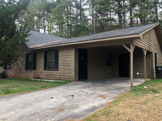 Building Photo - 515 Chateau Dr SE