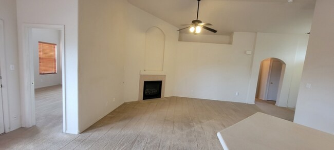 Building Photo - 740 Autumn Meadows Dr