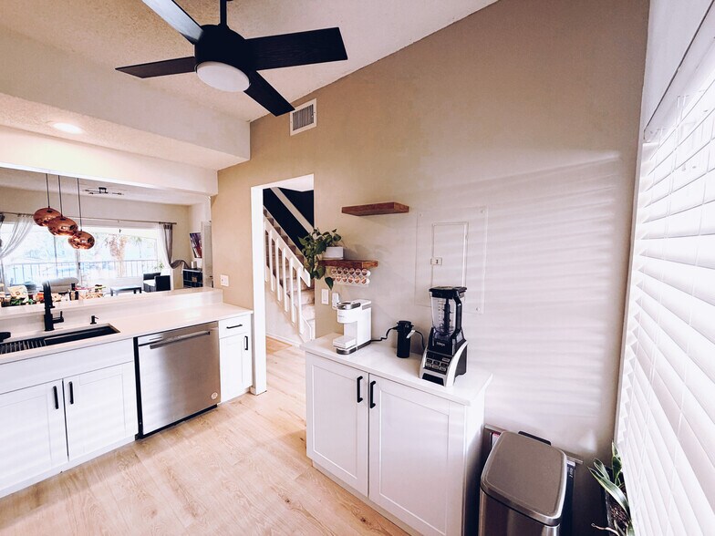 Building Photo - 1018 Woodshire Ln