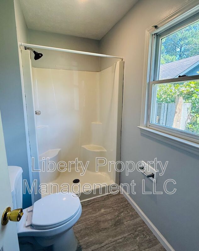 Building Photo - 1705 Veanna Dr