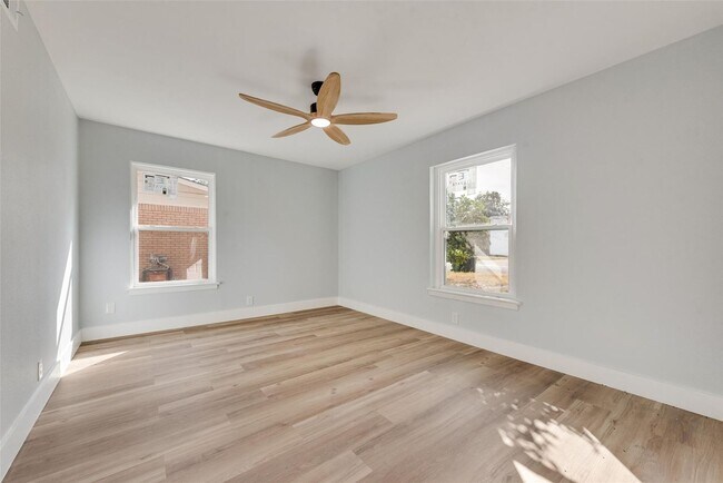 Building Photo - Built for Entertaining. Designed for Living. Fresh Style. Smart Layout. Perfect Location