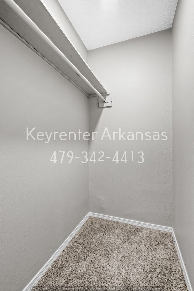 Building Photo - Cozy 2 Bedroom Duplex with Fireplace & Spacious Backyard!