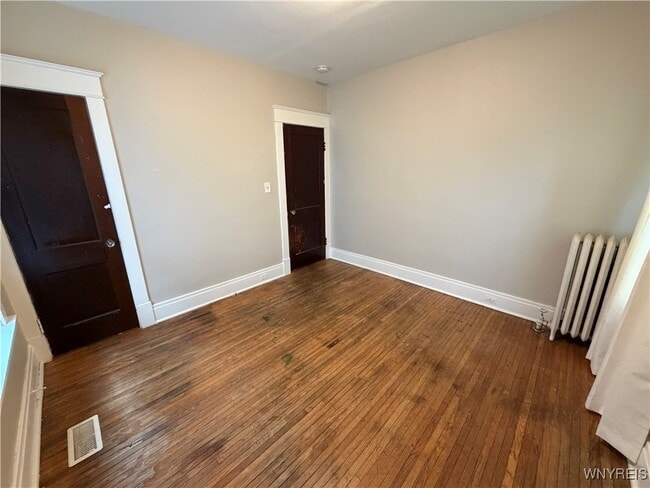 Building Photo - 41 Crestwood Ave