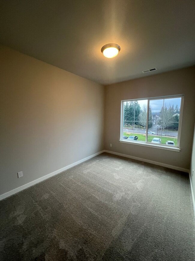 Building Photo - Stunning Tigard Home with Private In-Law Suite & Flexible Living Options