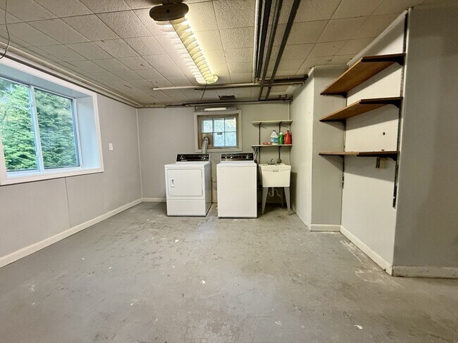 Building Photo - 3 Alaska Ave