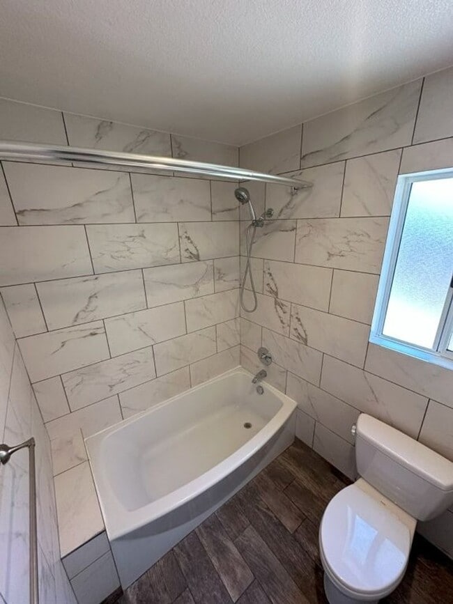 Building Photo - Nor Cal Realty, Inc. - 3 Bedroom 2  Bath w...