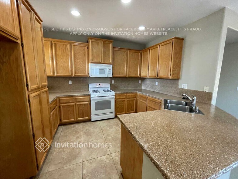 Building Photo - 573 Davenport Way