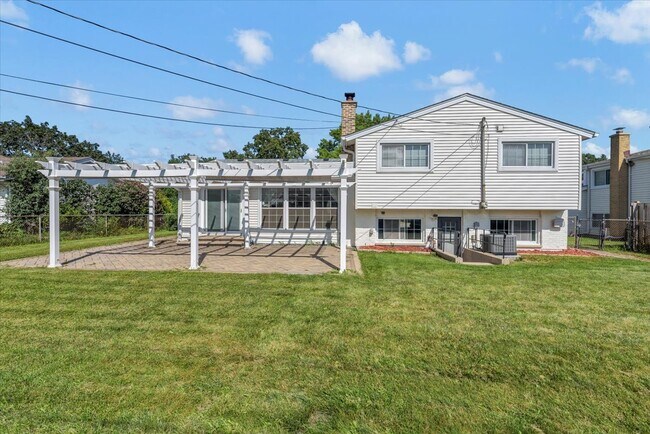 Building Photo - 1719 W Lexington Dr