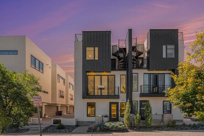 Building Photo - 3402 W 18th Ave