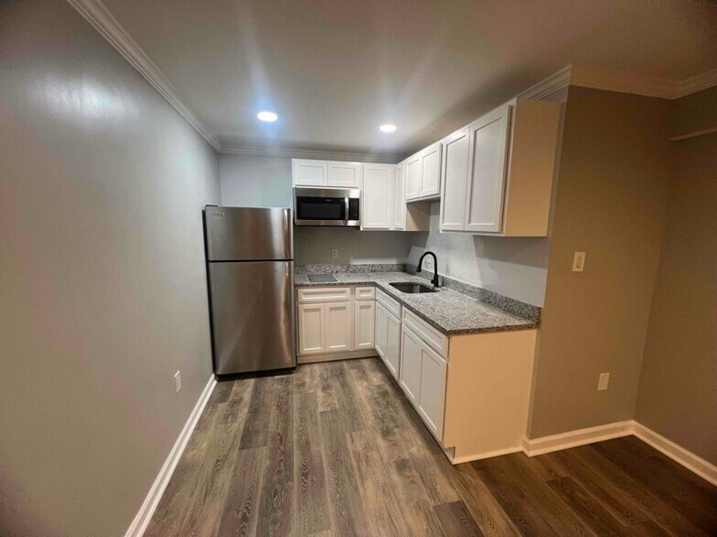 Building Photo - 6708 Martindale Ct