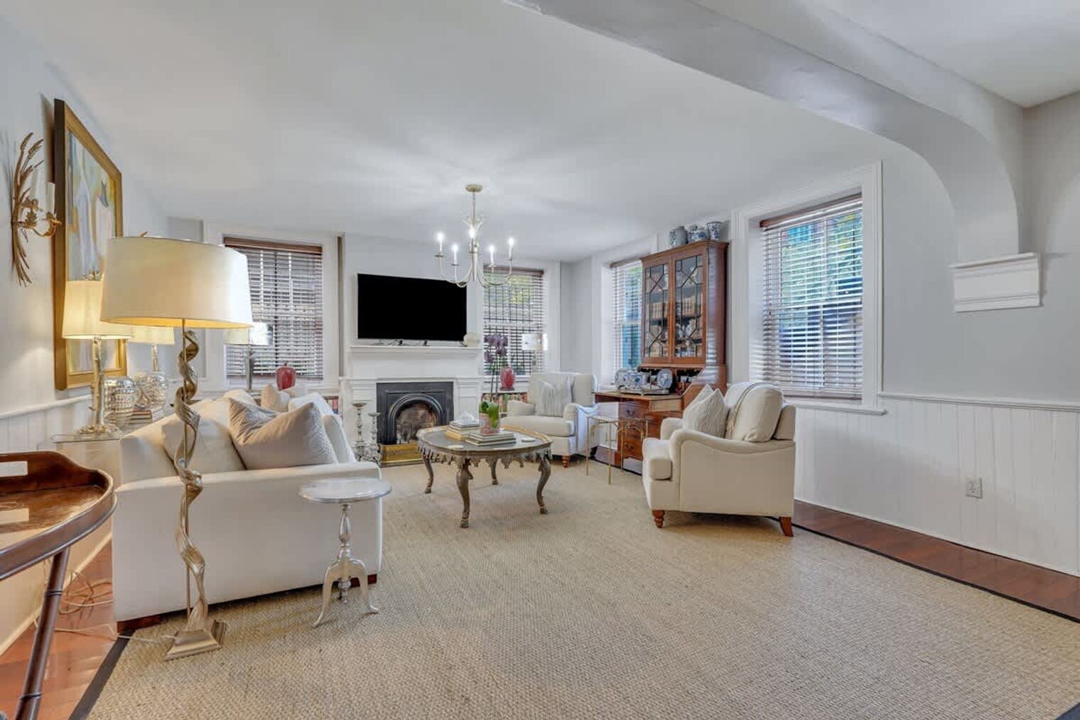 Building Photo - 9 W Gordon St