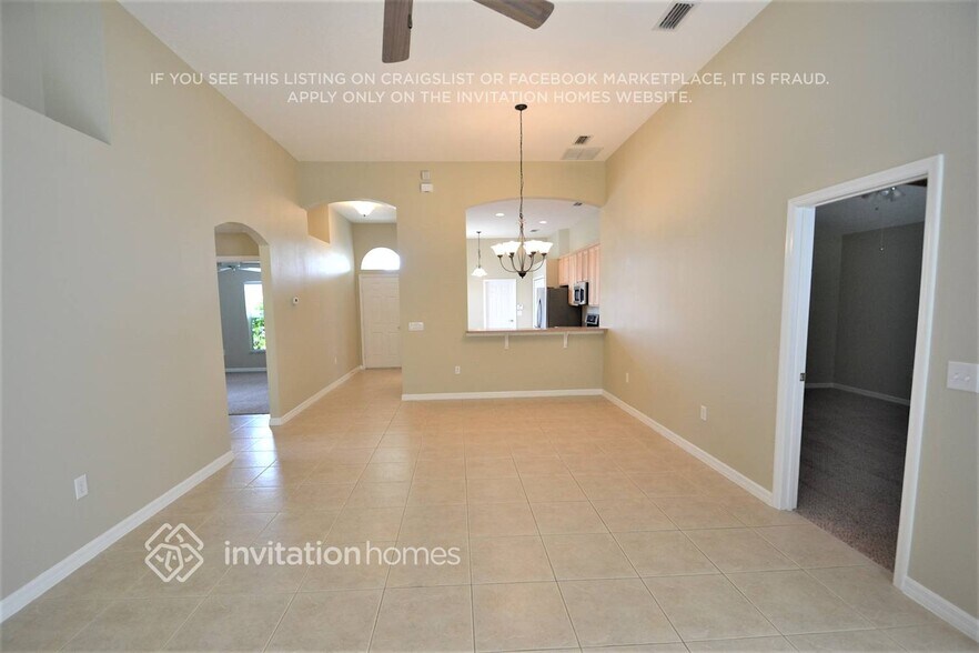 Building Photo - 562 Coral Trace Blvd