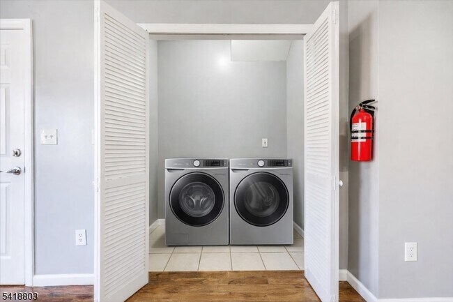 Building Photo - 342 Sanford Ave