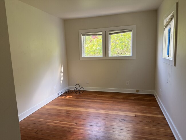 Building Photo - 227 Meade St