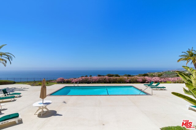 Building Photo - 3200 La Rotonda Dr