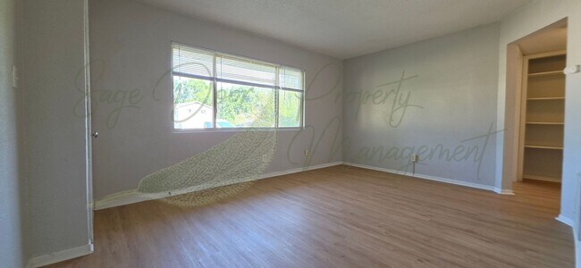 Building Photo - 5529-5531 Freeman Ct