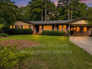 Building Photo - 725 McBurnette Rd N E